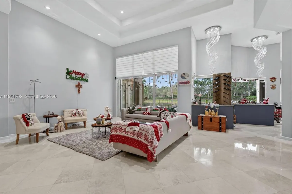 104 Dockside Cir, Weston FL 33327