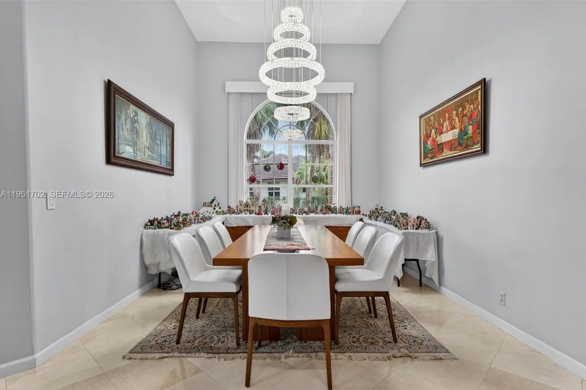 104 Dockside Cir, Weston FL 33327