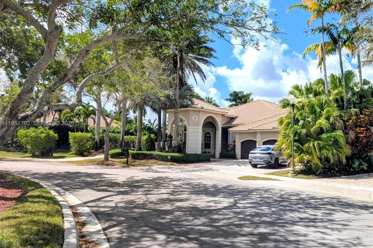 104 Dockside Cir, Weston FL 33327