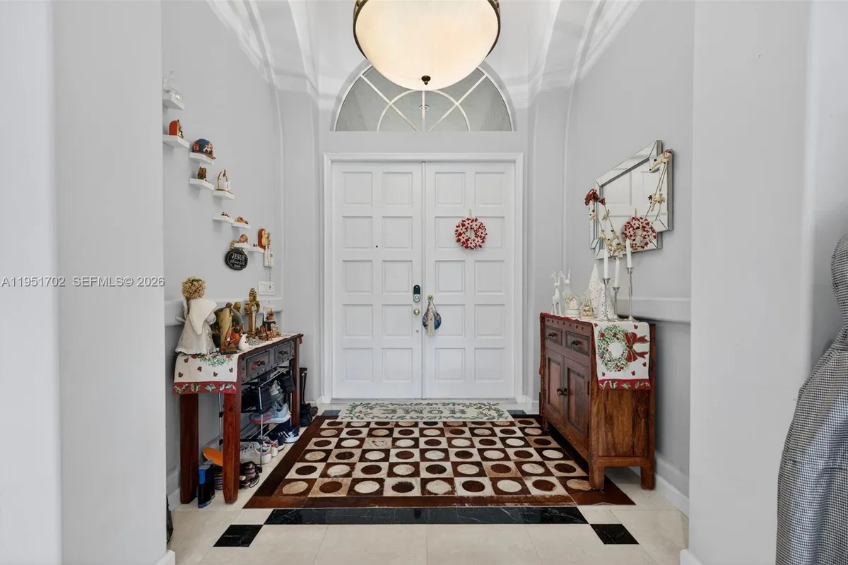 104 Dockside Cir, Weston FL 33327