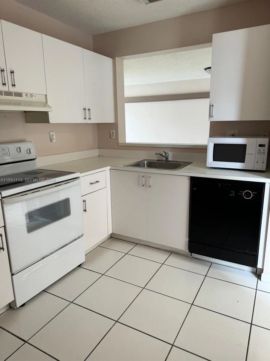 12527 NW 11th Ln # 204, Miami FL 33182