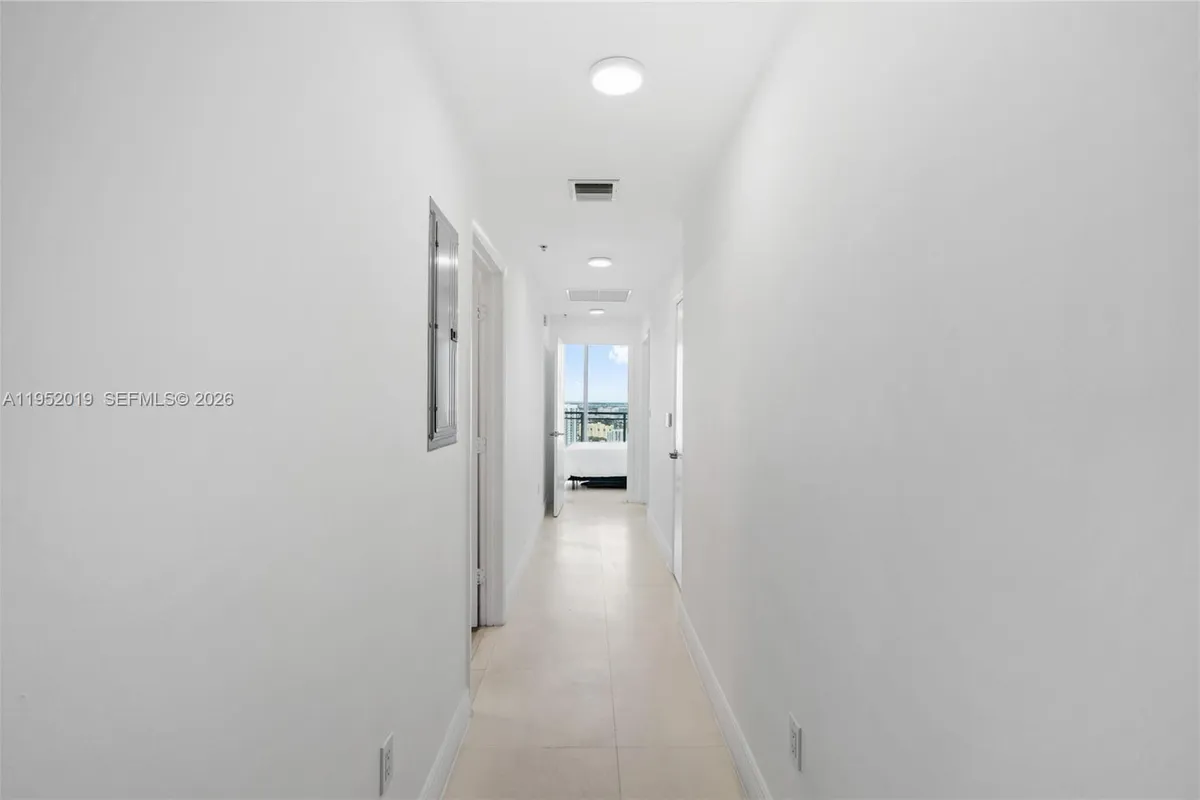 90 SW 3rd St # 3609, Miami FL 33130