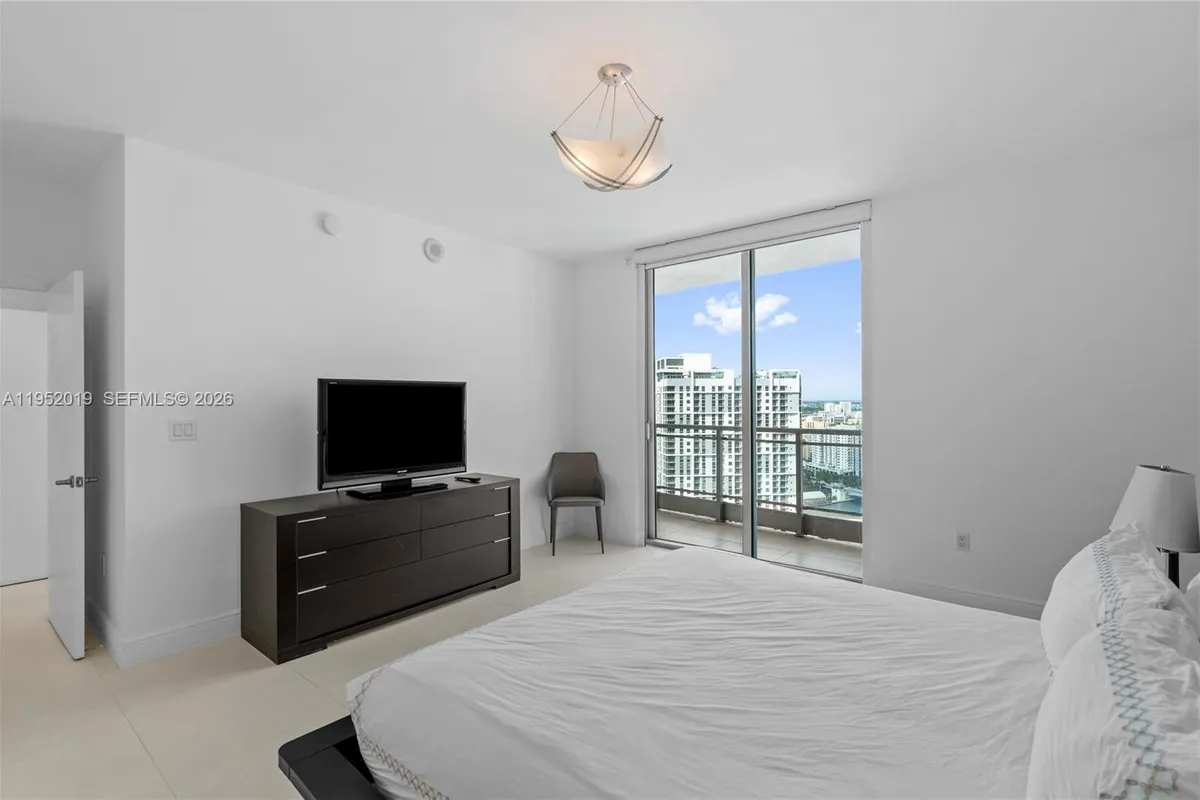 90 SW 3rd St # 3609, Miami FL 33130