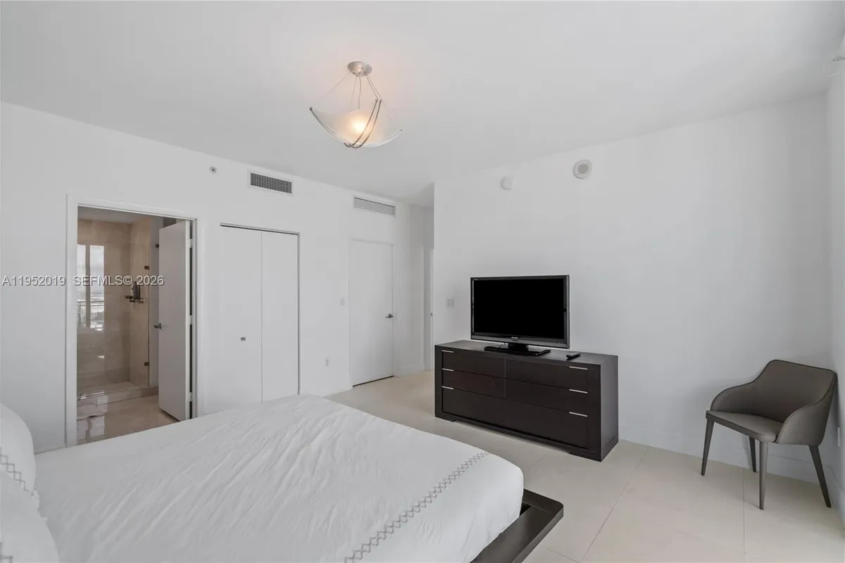 90 SW 3rd St # 3609, Miami FL 33130