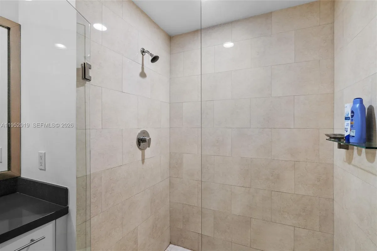 90 SW 3rd St # 3609, Miami FL 33130