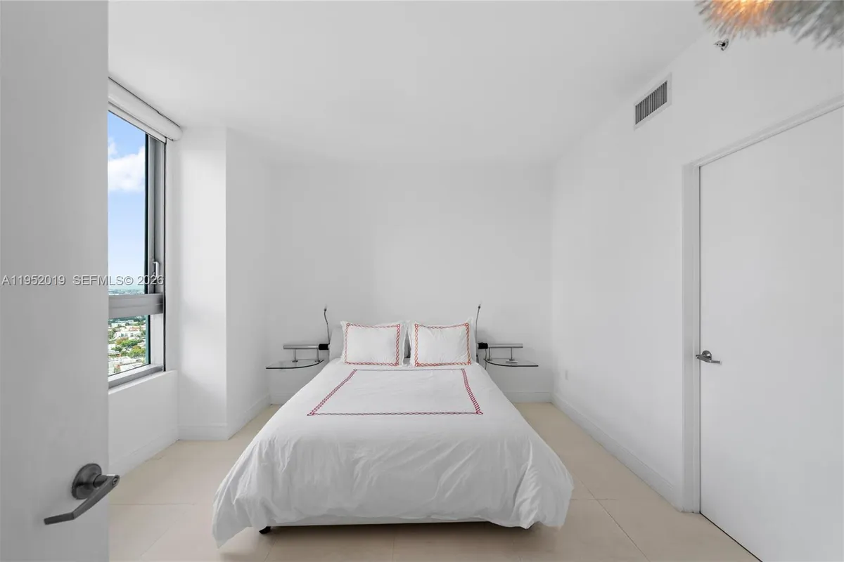 90 SW 3rd St # 3609, Miami FL 33130