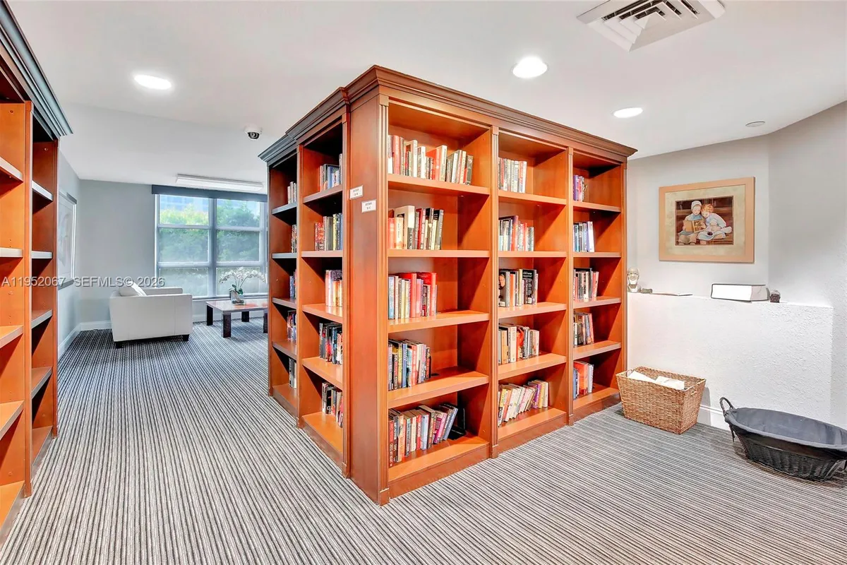 3500 Mystic Pointe Dr # 2908, Aventura FL 33180