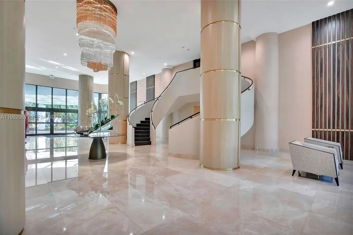 3500 Mystic Pointe Dr # 2908, Aventura FL 33180