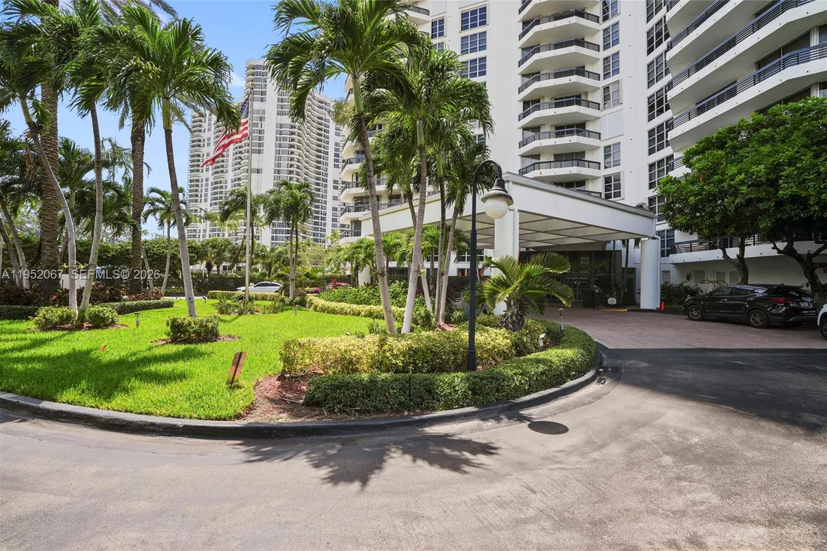 3500 Mystic Pointe Dr # 2908, Aventura FL 33180