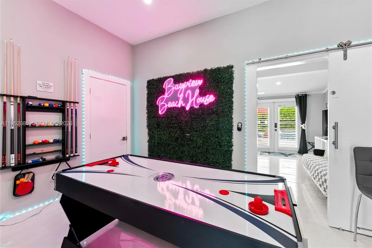 2600 NE 15th St, Fort Lauderdale FL 33304