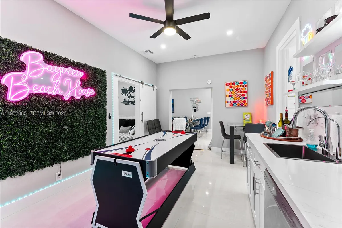 2600 NE 15th St, Fort Lauderdale FL 33304