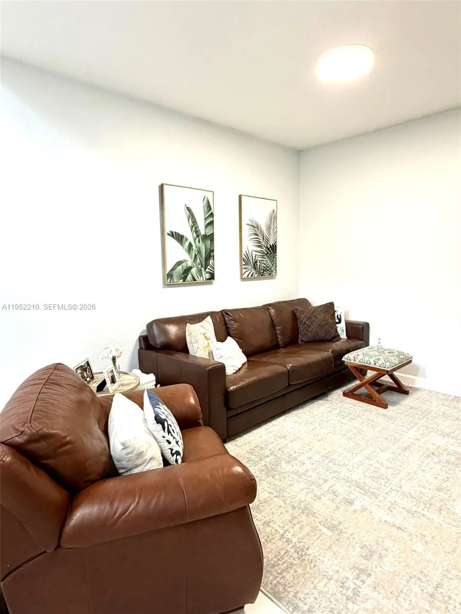 10780 NW 74th Ln, Doral FL 33178