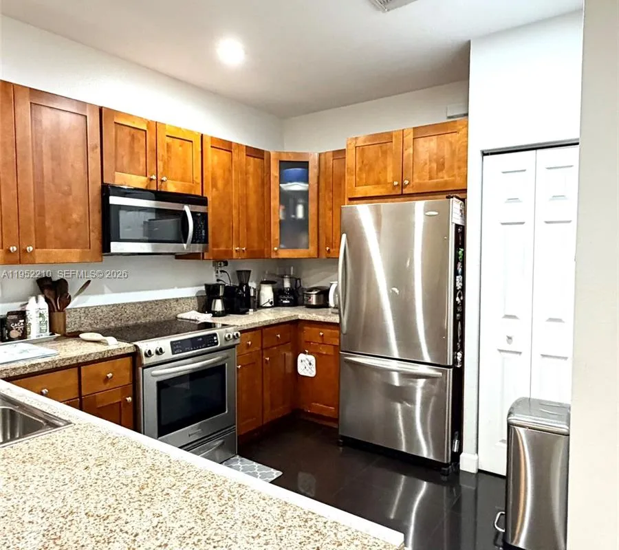 10780 NW 74th Ln, Doral FL 33178