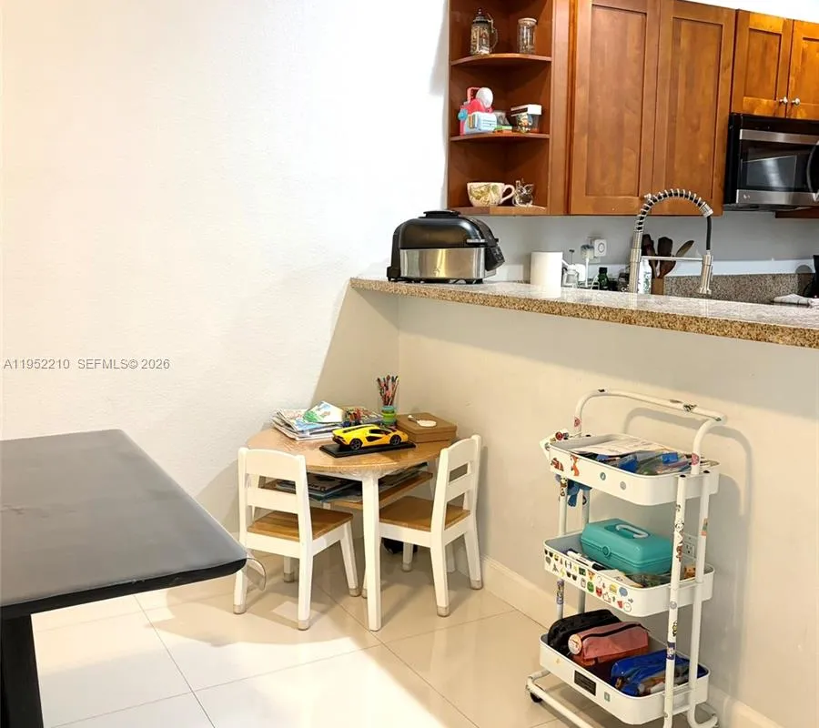 10780 NW 74th Ln, Doral FL 33178