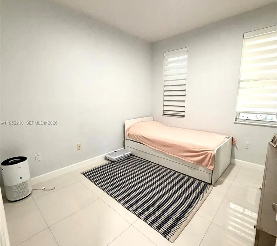 10780 NW 74th Ln, Doral FL 33178