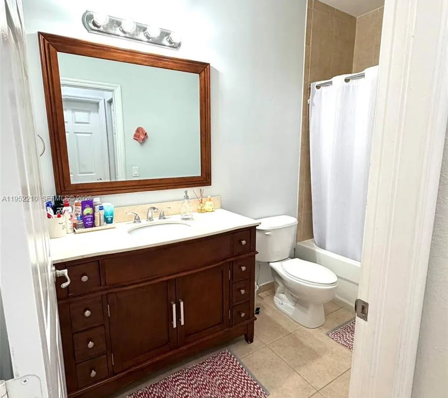 10780 NW 74th Ln, Doral FL 33178