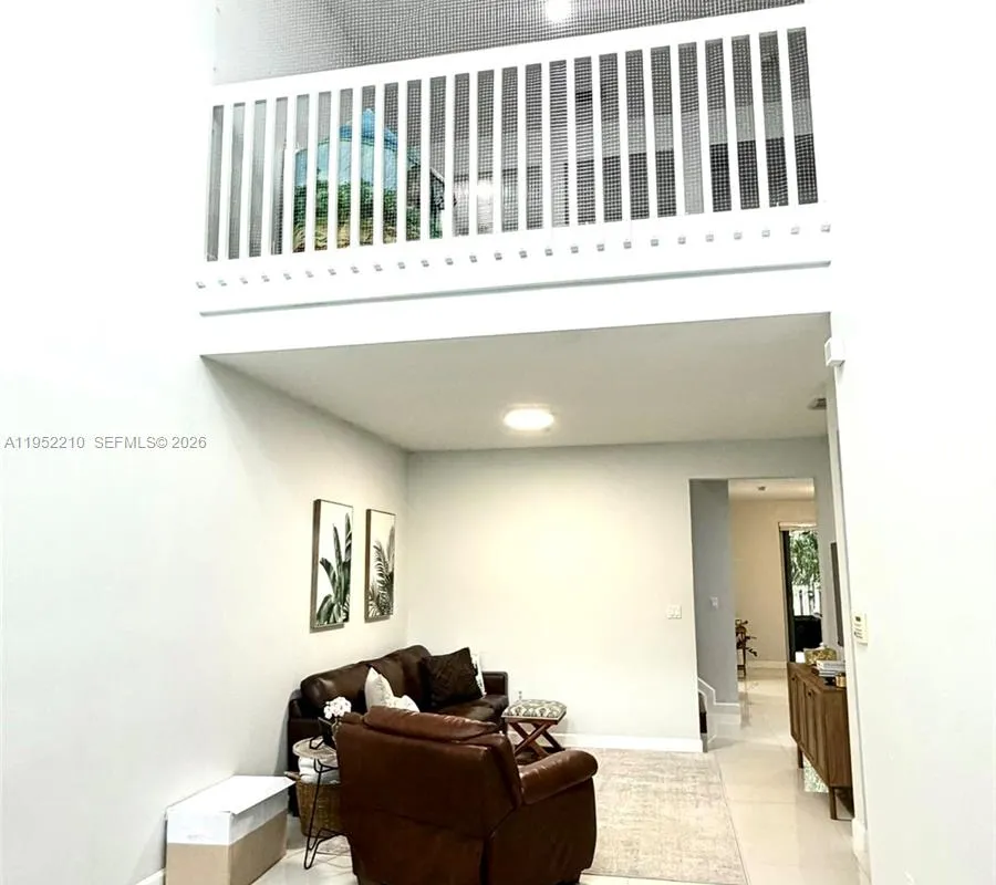 10780 NW 74th Ln, Doral FL 33178