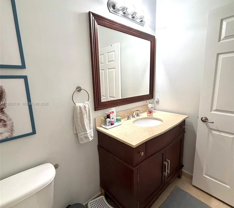 10780 NW 74th Ln, Doral FL 33178