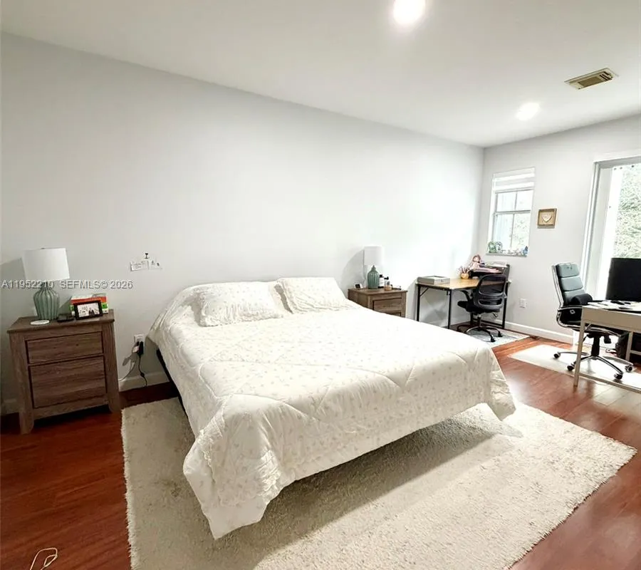 10780 NW 74th Ln, Doral FL 33178