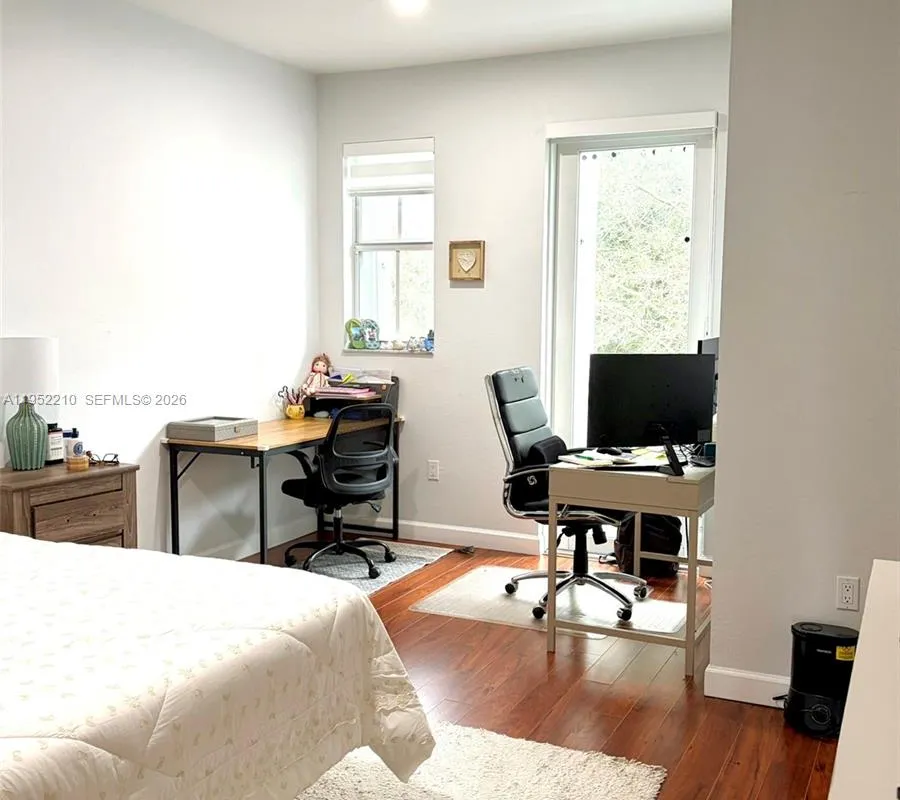 10780 NW 74th Ln, Doral FL 33178