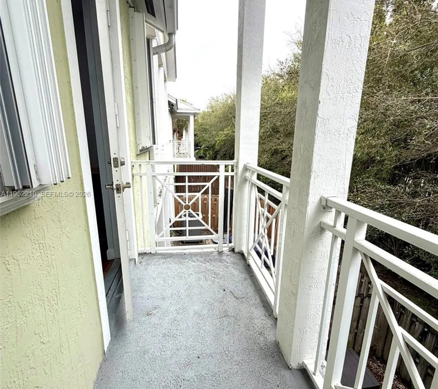 10780 NW 74th Ln, Doral FL 33178