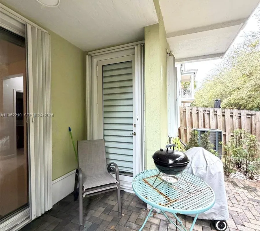 10780 NW 74th Ln, Doral FL 33178