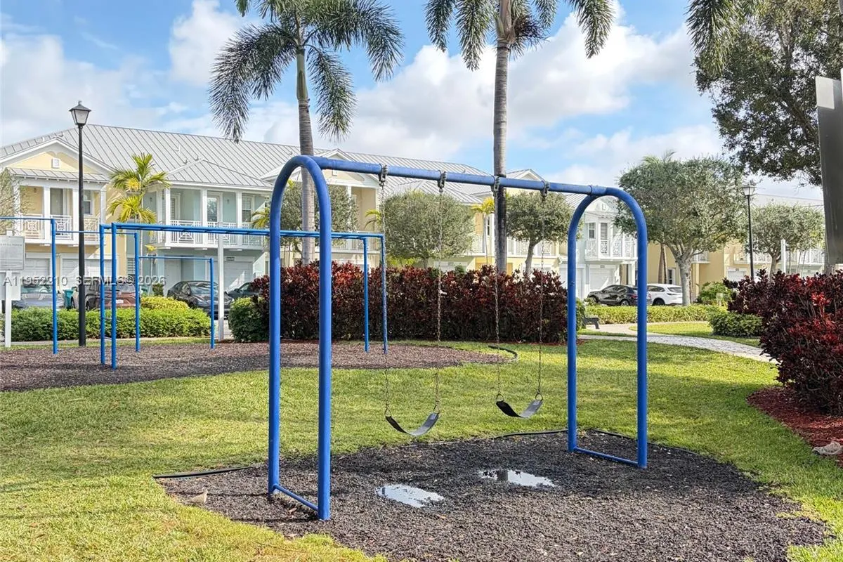 10780 NW 74th Ln, Doral FL 33178