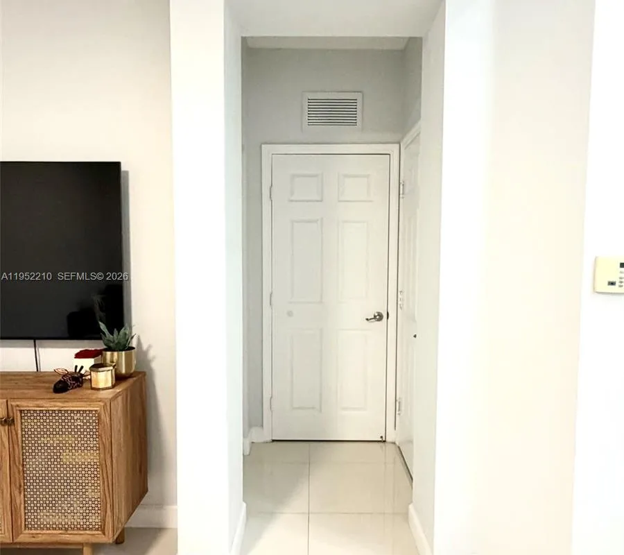 10780 NW 74th Ln, Doral FL 33178