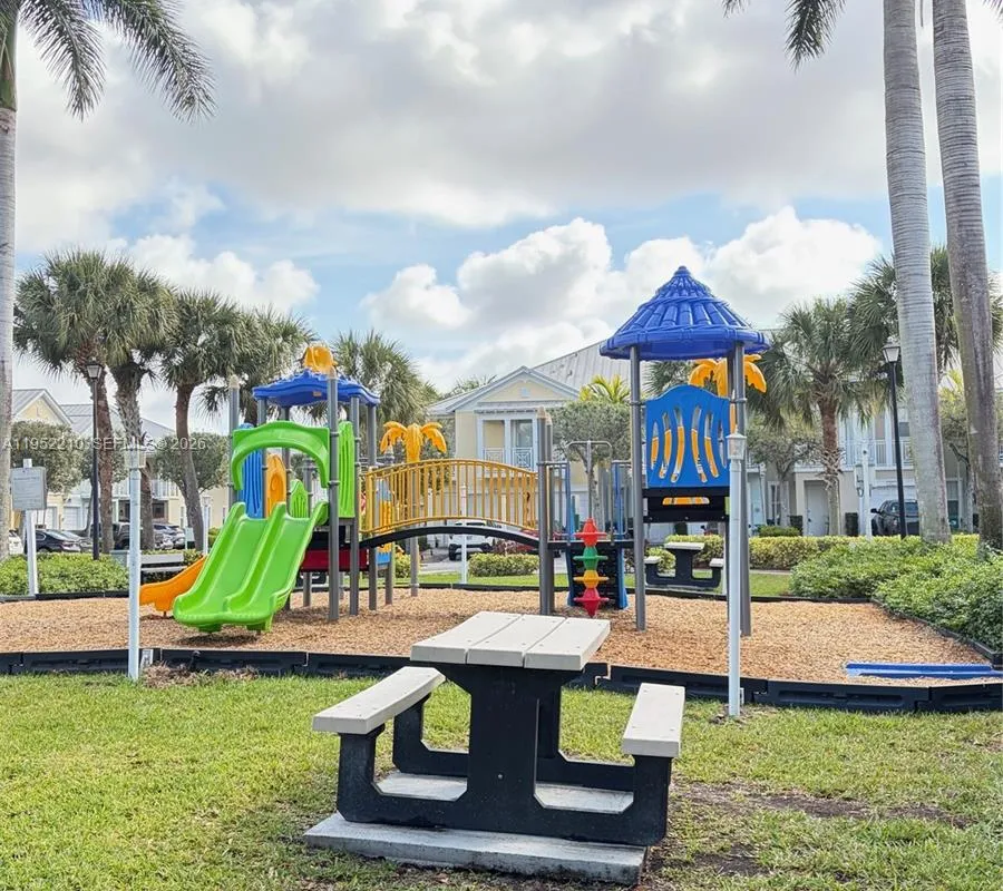 10780 NW 74th Ln, Doral FL 33178