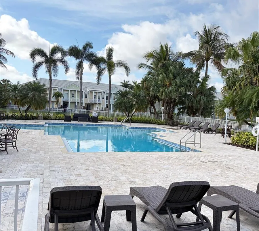 10780 NW 74th Ln, Doral FL 33178