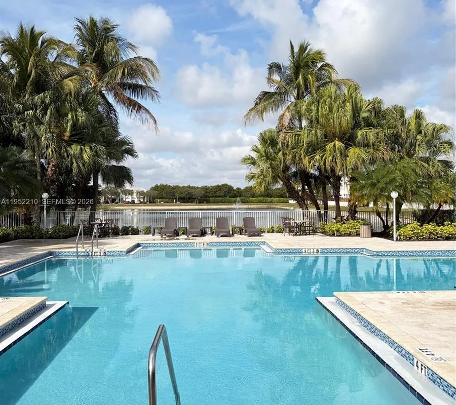 10780 NW 74th Ln, Doral FL 33178