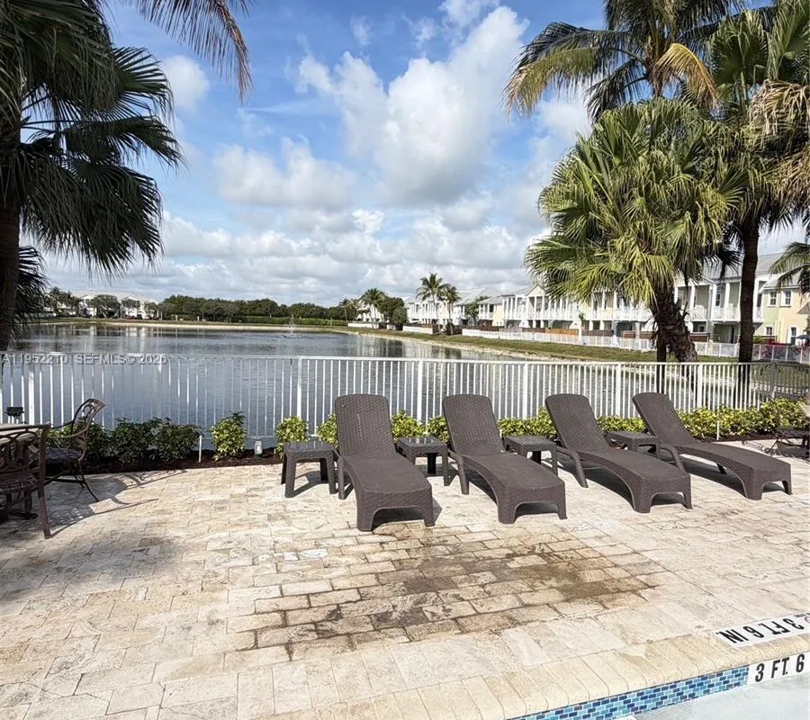 10780 NW 74th Ln, Doral FL 33178