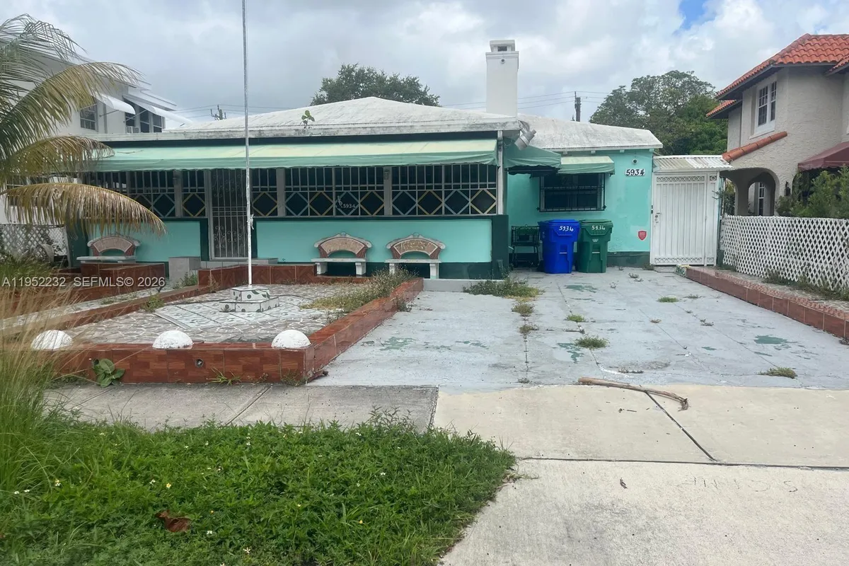 5934 NE 4th Ct, Miami FL 33137
