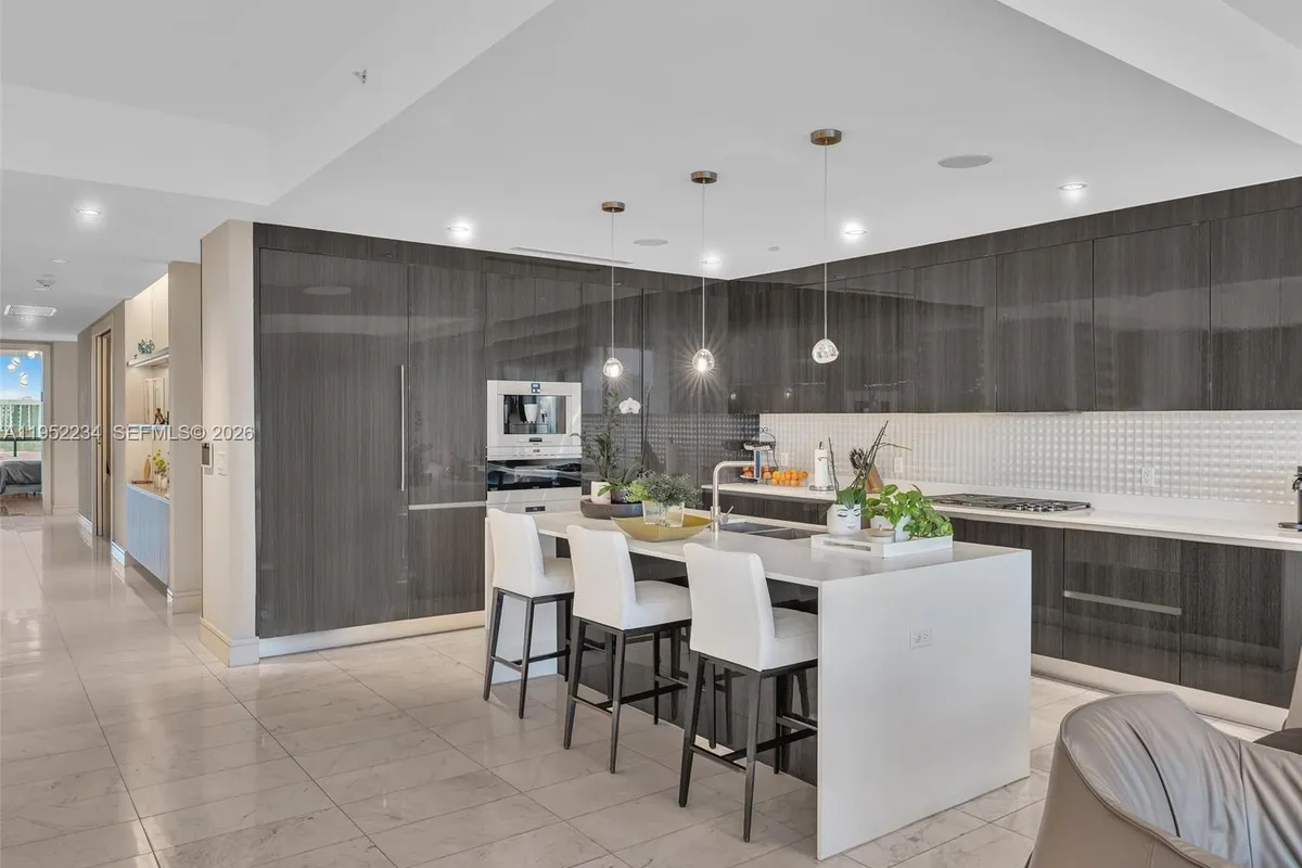 3300 NE 188th St # 718, Aventura FL 33180