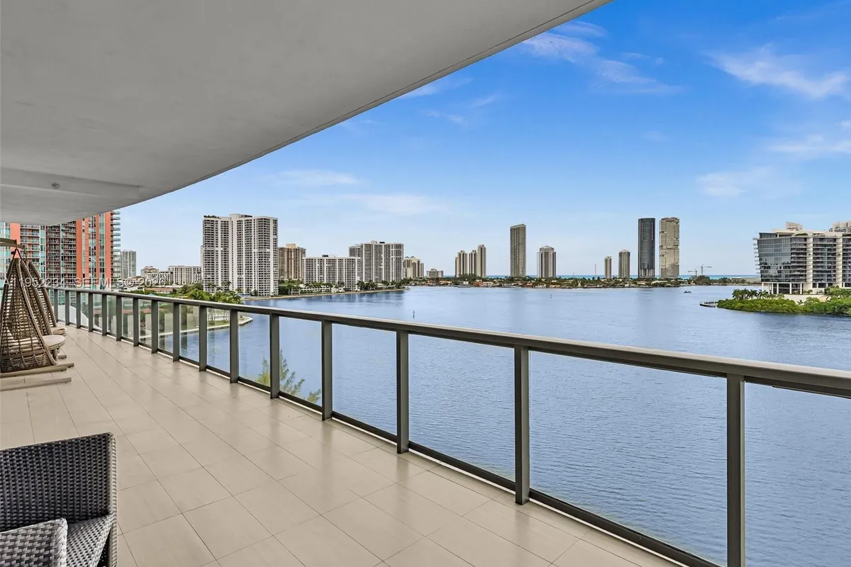 3300 NE 188th St # 718, Aventura FL 33180