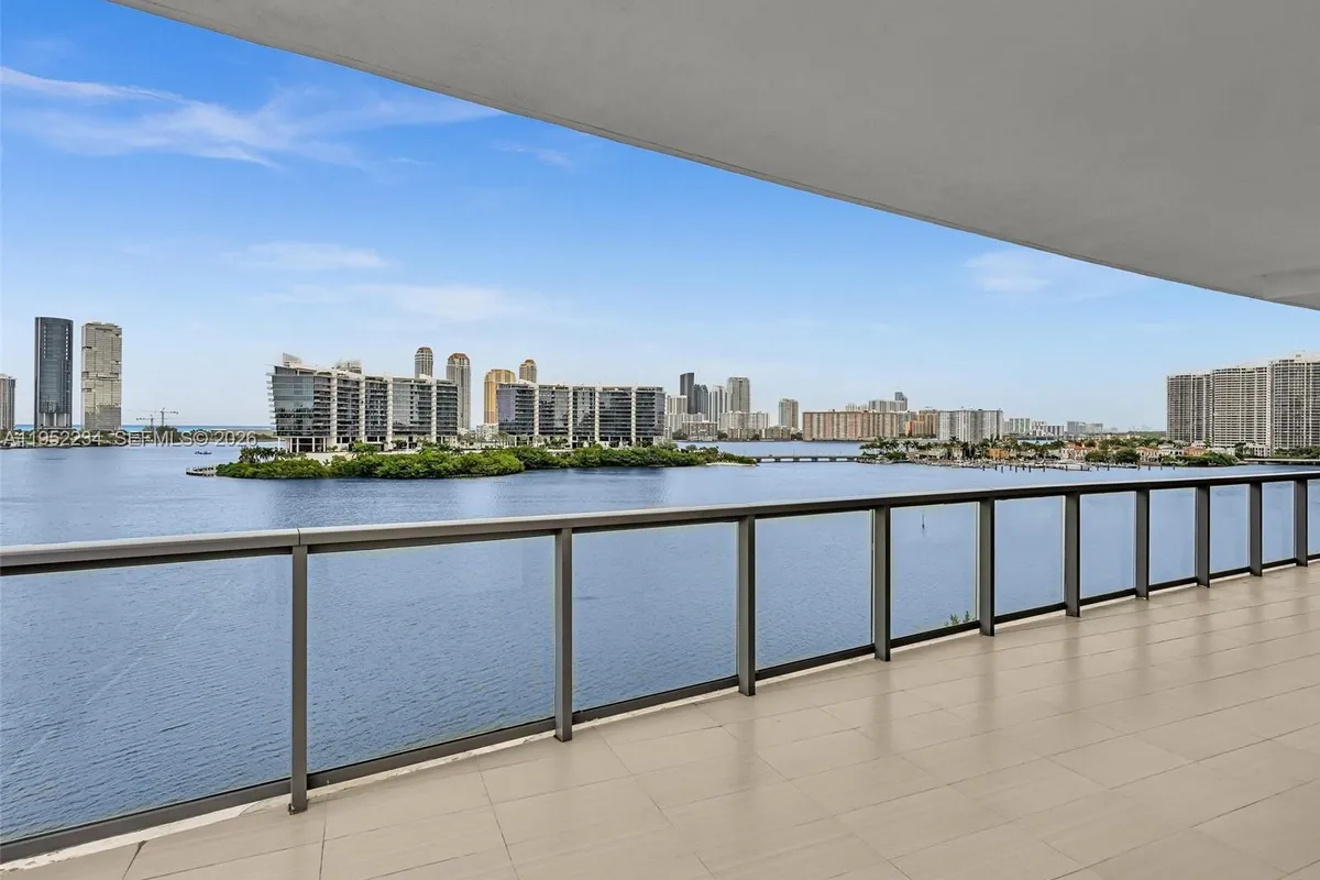 3300 NE 188th St # 718, Aventura FL 33180