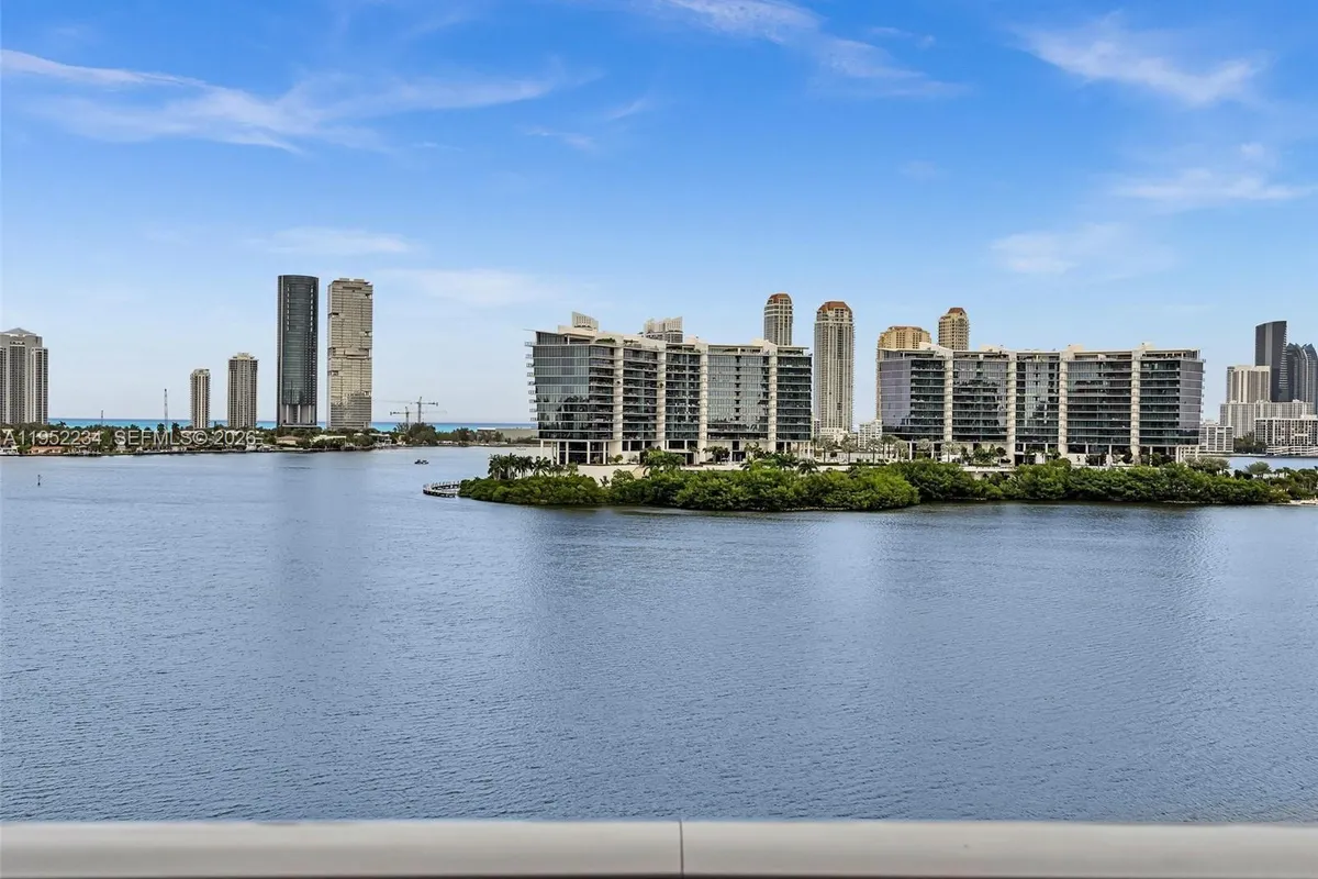 3300 NE 188th St # 718, Aventura FL 33180