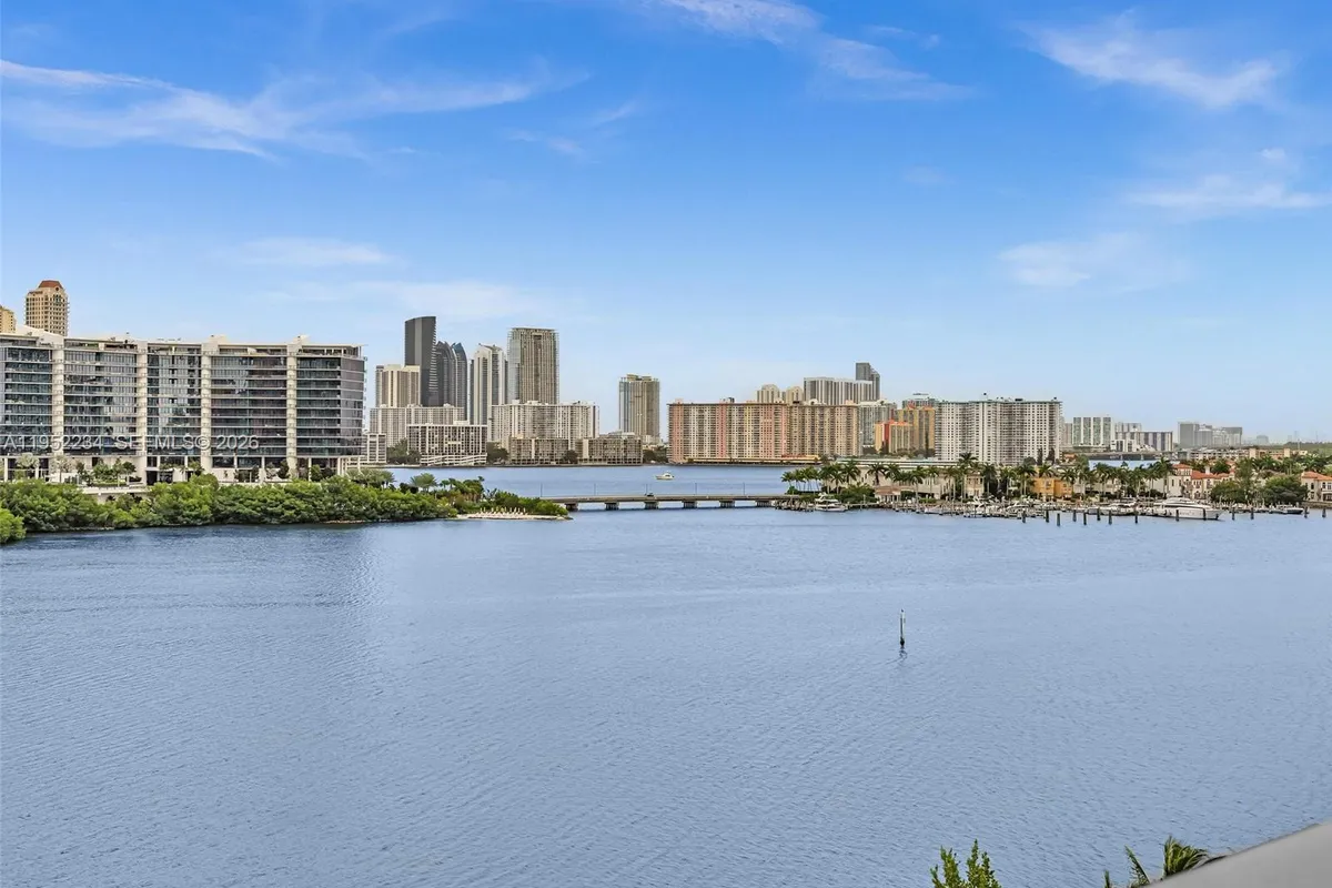 3300 NE 188th St # 718, Aventura FL 33180