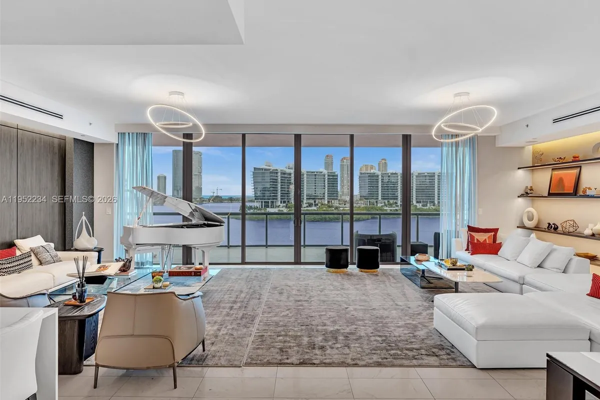 3300 NE 188th St # 718, Aventura FL 33180