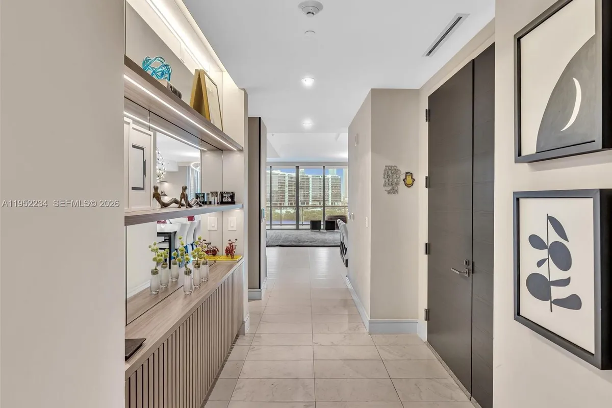 3300 NE 188th St # 718, Aventura FL 33180