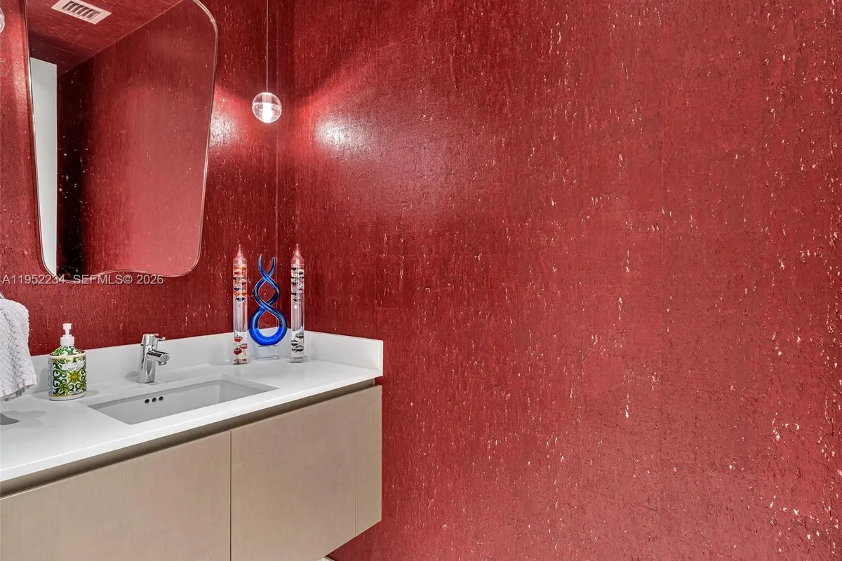 3300 NE 188th St # 718, Aventura FL 33180