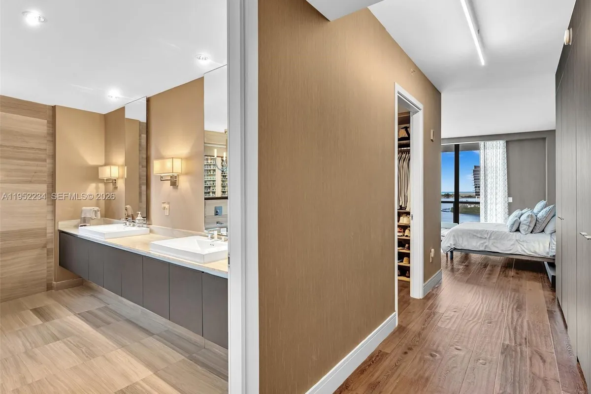 3300 NE 188th St # 718, Aventura FL 33180