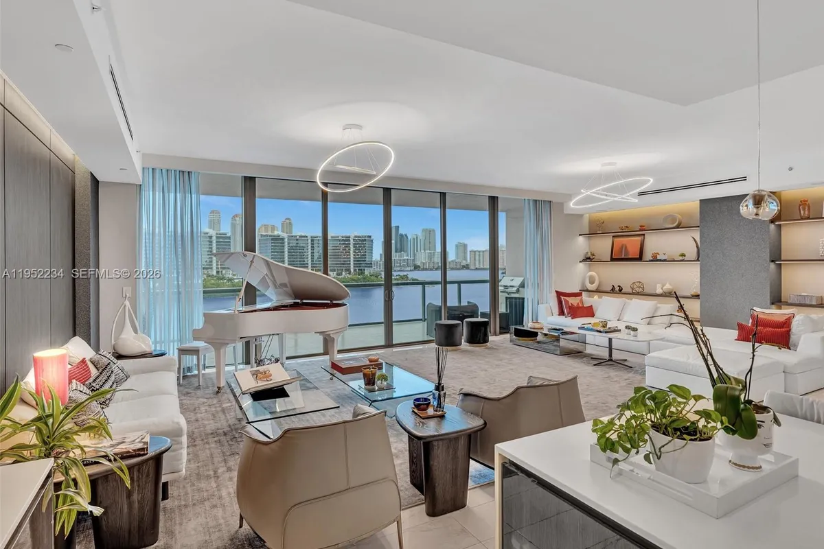 3300 NE 188th St # 718, Aventura FL 33180