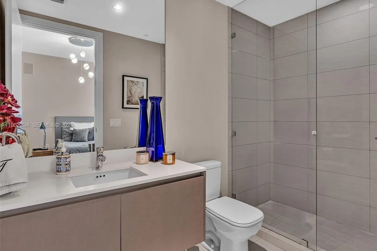 3300 NE 188th St # 718, Aventura FL 33180