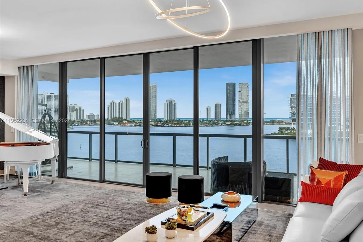 3300 NE 188th St # 718, Aventura FL 33180