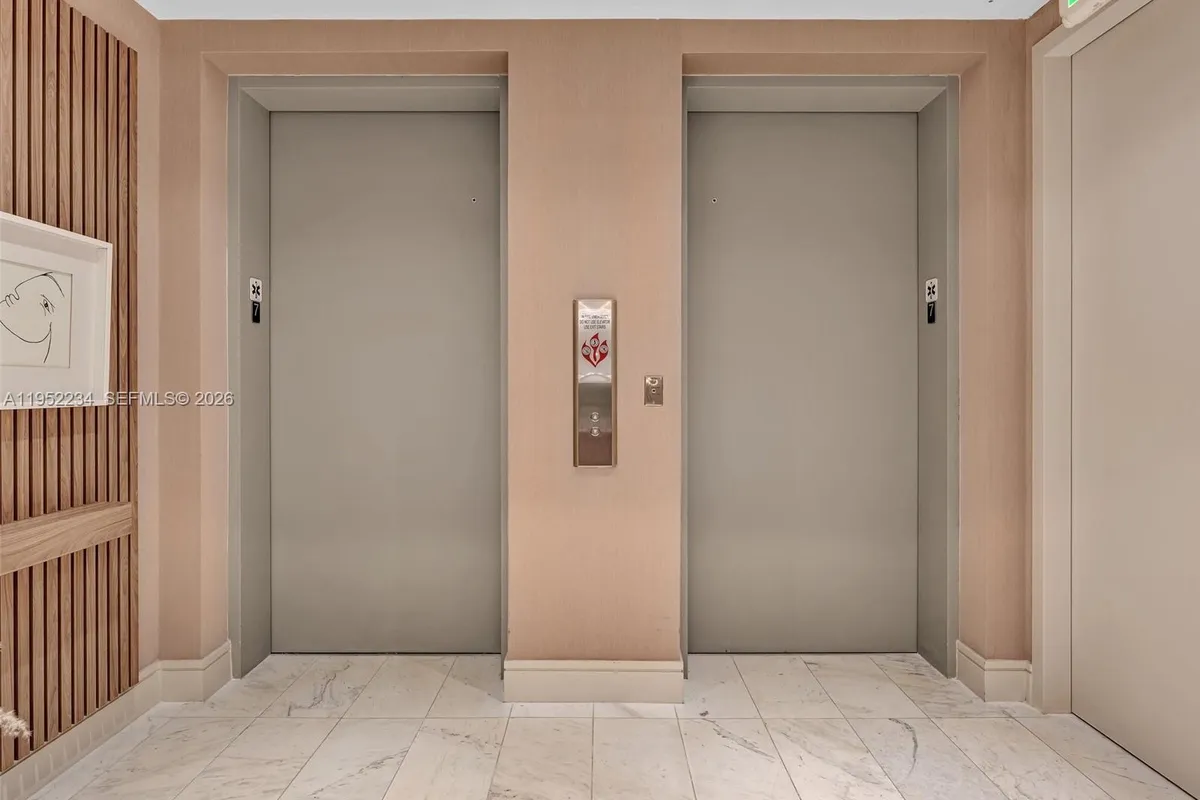 3300 NE 188th St # 718, Aventura FL 33180