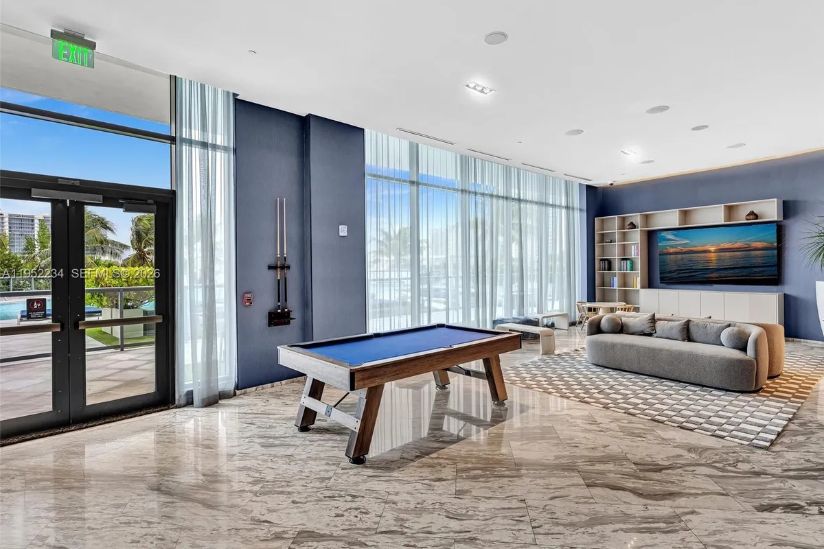 3300 NE 188th St # 718, Aventura FL 33180