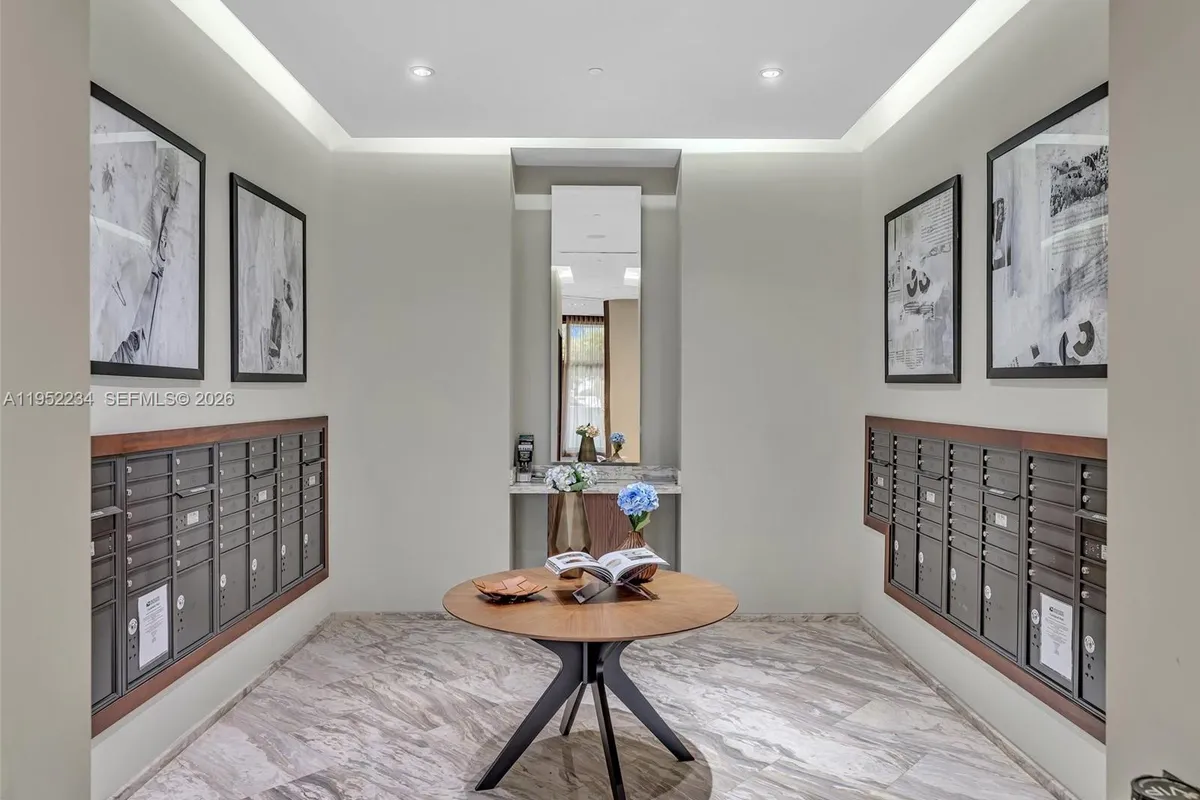 3300 NE 188th St # 718, Aventura FL 33180