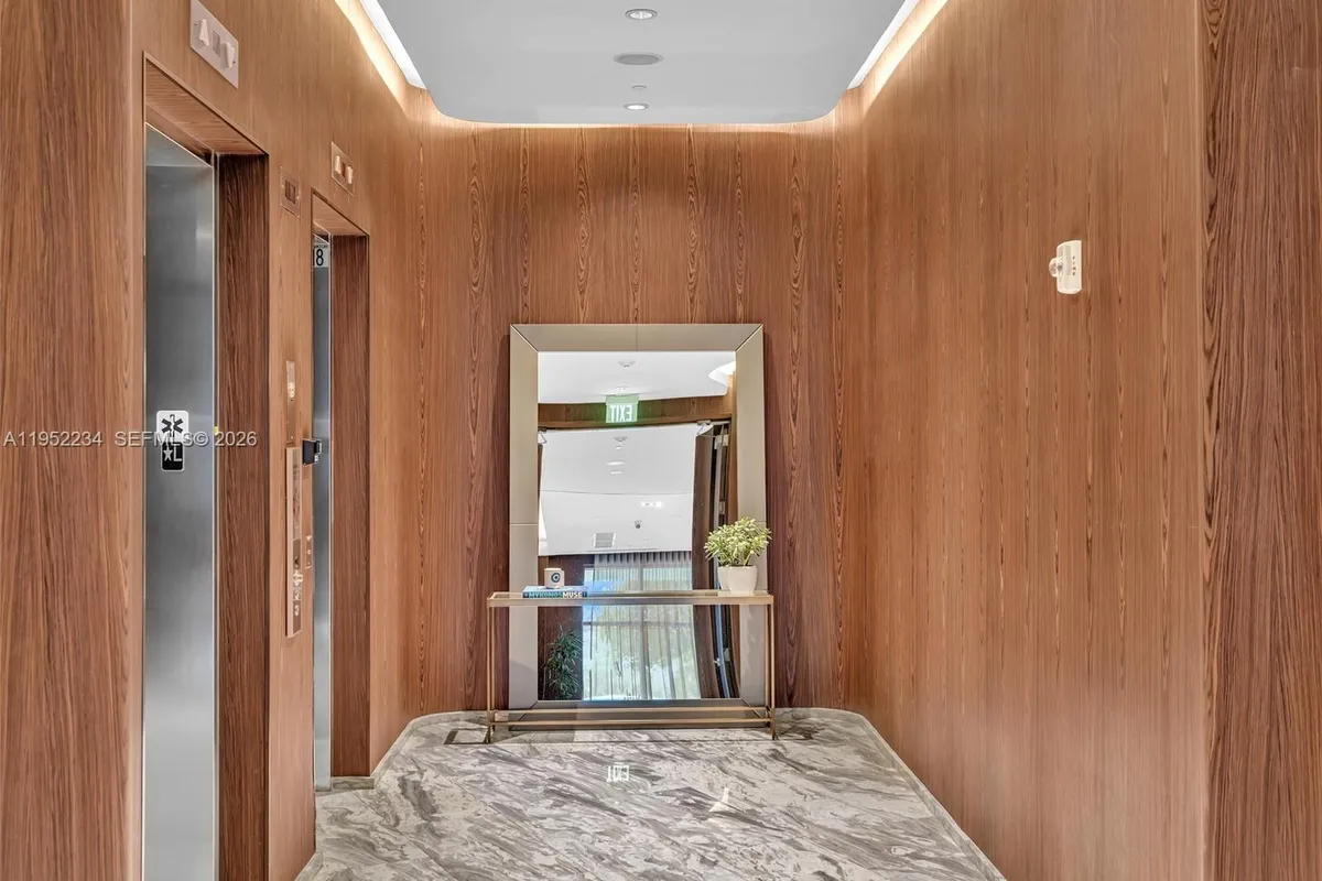 3300 NE 188th St # 718, Aventura FL 33180