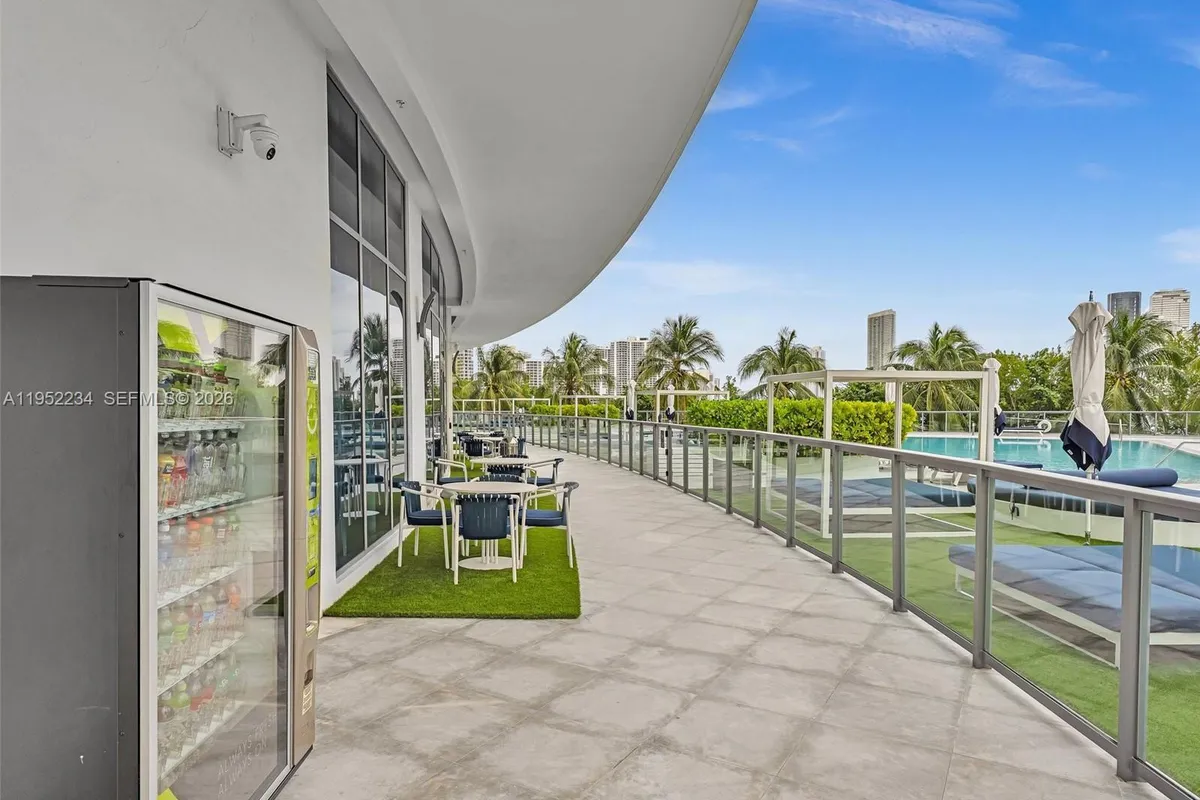 3300 NE 188th St # 718, Aventura FL 33180